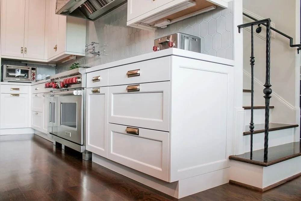 Unraveling the Differences: Quartz, Quartzite, and Granite Countertops by KM Builders Los Angeles