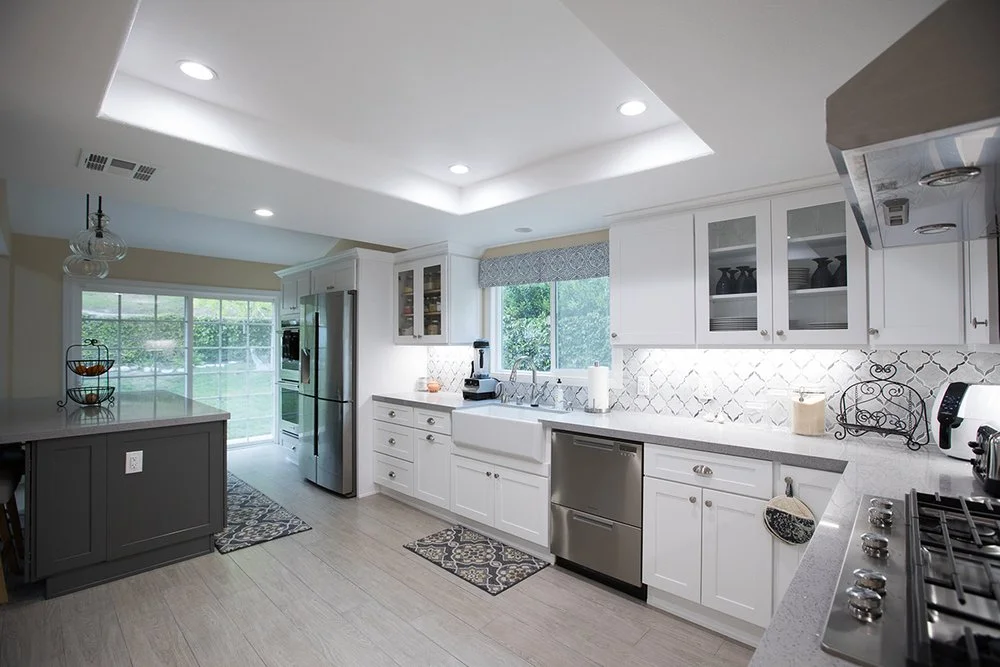 Kitchen Island or Peninsula? Planning a Los Angeles Kitchen Layout